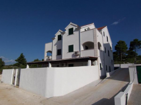  Apartments Croatia Brač  Супетар